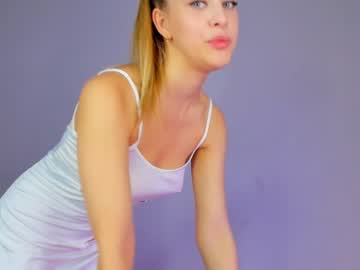 girl
        dana_bananna_ cam image #1744922