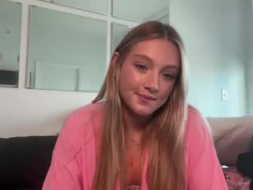 girl
        lexaarose05 cam image #6649911