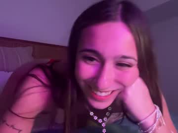 girl
        graceyrose cam image #6832401