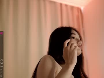 girl
        juliepenningtona cam image #1847370