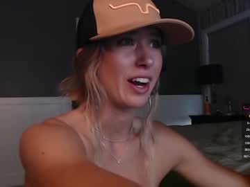 girl
        lucy_gooosey cam image #1694950