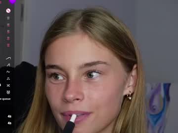 girl
        abby_laker cam image #5291661
