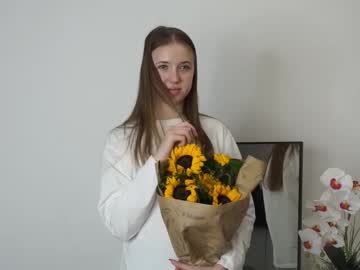 girl
        nico_collard cam image #6186955