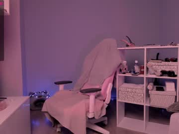 girl
        katkittykate cam image #2228850