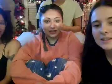 girl Nude Cam Girls Playing Games with jjjasmine69