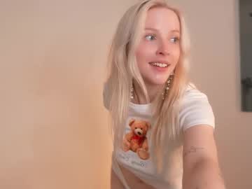 girl
        my_stella cam image #6504560