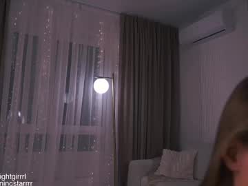 girl
        emi_me cam image #6196447