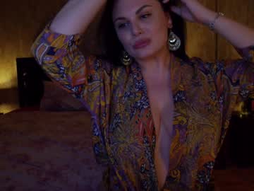 girl
        karrin cam image #6807679