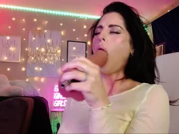 girl
        milf_lacey cam image #2042537