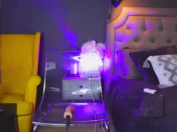 girl
        kyliebeller cam image #5148373