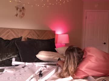 girl
        phoenix_taylor cam image #5672554