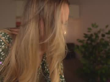 girl
        your_kat cam image #3851559