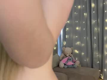 girl
        shyrubate cam image #6423421