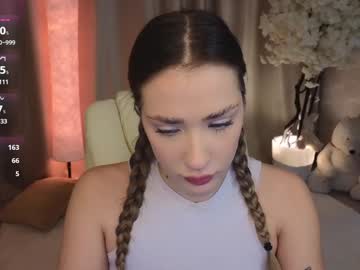 girl
        lori_blushcrystal cam image #5996658