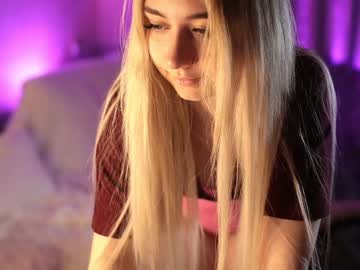 girl
        owlluree cam image #3026862