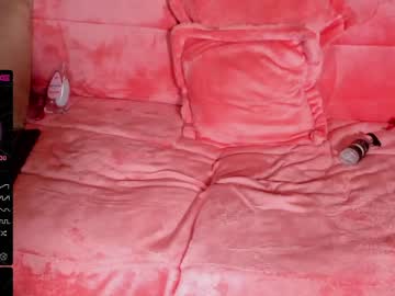 girl
        maryberrygh_ cam image #1047929