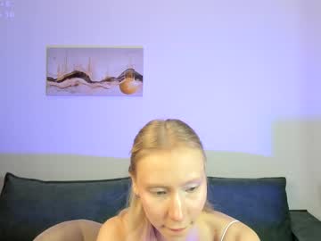girl
        shine_nansy cam image #5906642