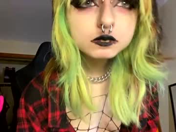girl
        cryptiddi3s cam image #315630