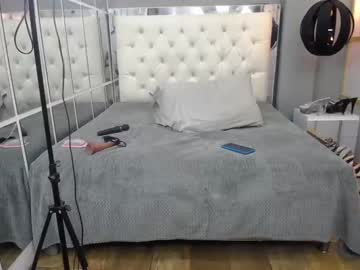 girl
        natalygolden69_ cam image #2041876
