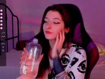 girl
        vvednesday cam image #388654