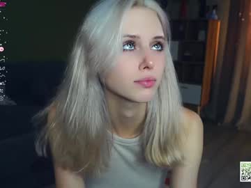 girl
        audreycarvin cam image #4699149