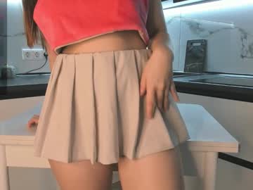 girl
        katebangins cam image #6018832