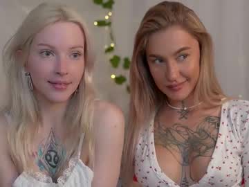 couple
        sparks__daisy cam image #6554431