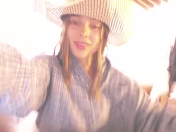 girl
        kendalltyler cam image #3952392