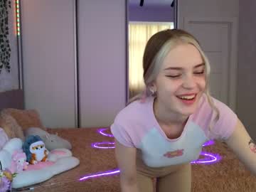 girl
        cyberslime cam image #2824457