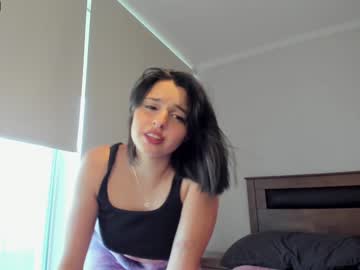 girl
        yourfreakygirl cam image #931599