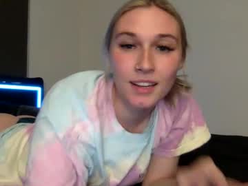girl
        petiteblondie13 cam image #4286777