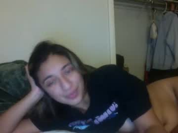 girl
        kristy_barrios cam image #1832709