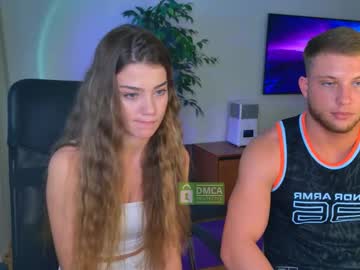 couple Nude Cam Girls Playing Games with team2fit