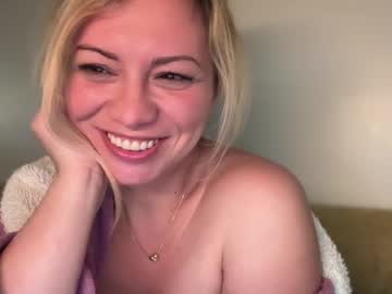 girl
        kiradivine cam image #5528133