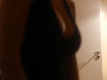 girl
        velvet_daydream cam image #1125504
