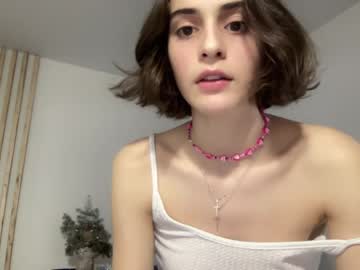girl
        crown_of_vice01 cam image #665800