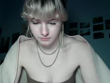 girl
        blissbarbie cam image #580630