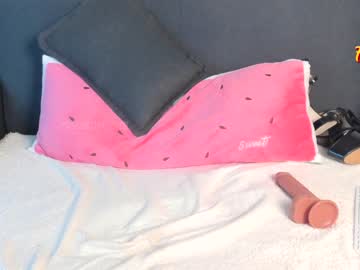 girl
        pussylovekate cam image #1159853