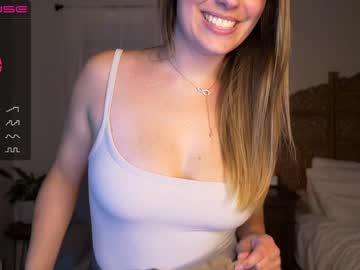 girl
        sophie_fennec cam image #2131079