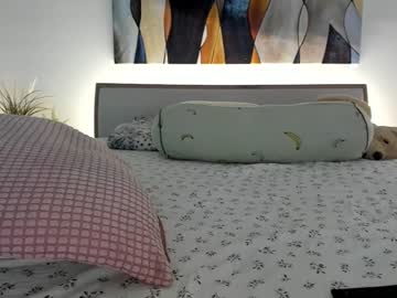 girl
        mis_eva cam image #5577792