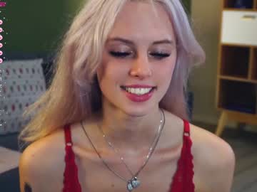 girl
        audreycarvin cam image #4832511