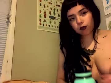 girl
        quieres_besitos cam image #299465