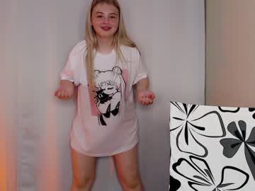 girl
        shy_blondiee cam image #831222
