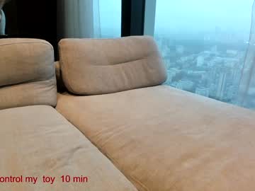 girl
        carolinaherera cam image #5934220