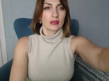 girl
        mallinia cam image #5704534