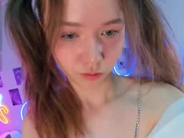 girl
        fly_best cam image #6320120