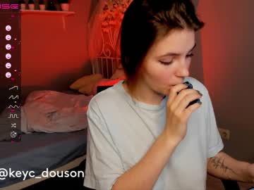 girl
        keyc_douson cam image #439020