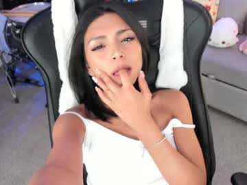 girl
        sweet_littleee cam image #5780329