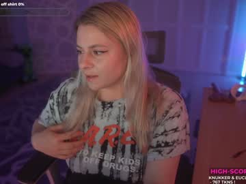 girl
        asiri_ocean cam image #4567011