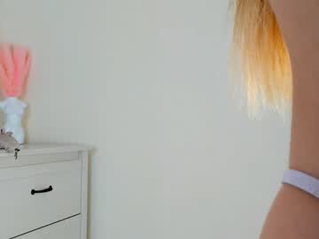 girl
        molly__meow cam image #3744528